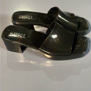 Women’s Slides